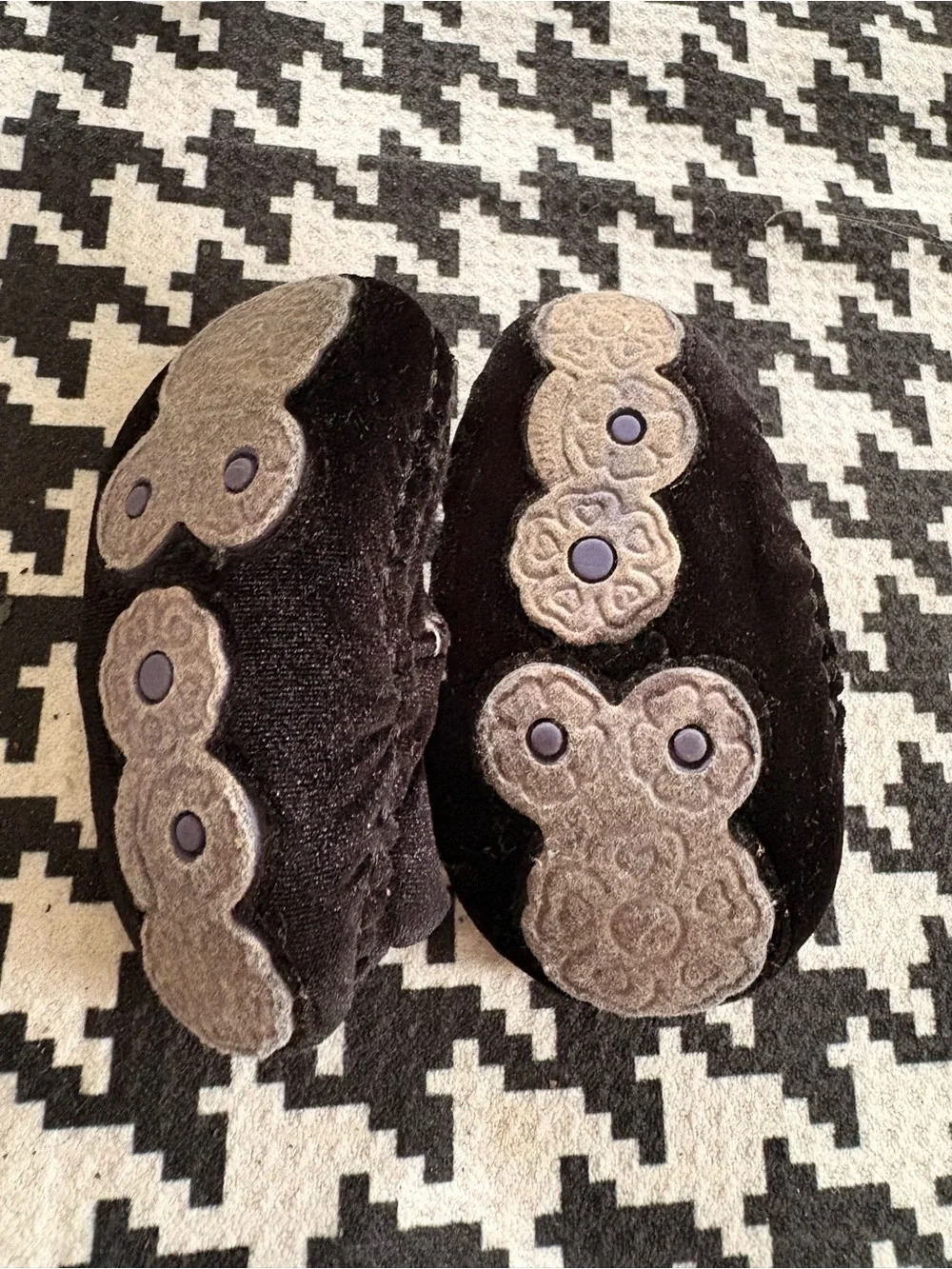 Genuine Kids from OshKosh Black Velvet Baby dress shoes size 2